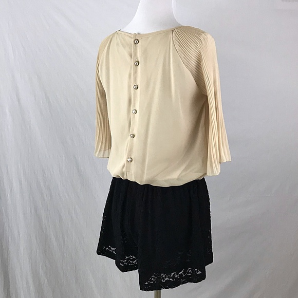 Shake Shake Romper - Picture 3 of 8